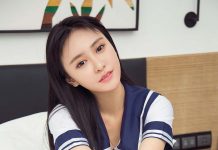 Hot girl Trung Quốc mỏng manh trong trang phục nữ sinh lộ hàng ngực khủng