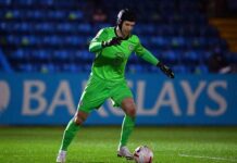 Petr Cech bất ngờ tái xuất ở Chelsea: Mới 2 phút đã sai lầm thủng lưới