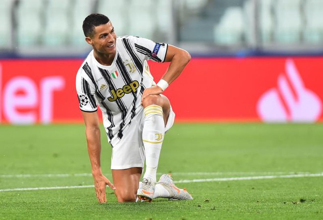 Ronaldo da hong qua phat den