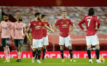 MU bức xúc vì mất bàn thắng oan khiến fan tranh cãi