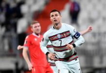 Khi nào khó đã có Ronaldo, Bồ Đào Nha xây chắc ngôi đầu bảng.