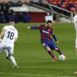 Không chịu lép vế Ronaldo: Messi ghi cú đúp đẹp mắt lập nên kỷ lục mới