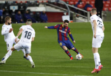 Không chịu lép vế Ronaldo: Messi ghi cú đúp đẹp mắt lập nên kỷ lục mới