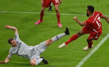 Choupo-Moting nổ súng Bayern Munich có ba điểm trước Leverkusen