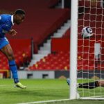 Man Utd ngược dòng trên sân nhà trong vòng đấu 30 Premier League