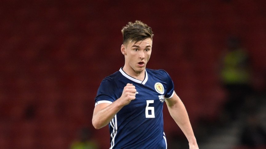 Tierney trong mau ao Scotland