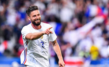 Pháp chiến thắng dễ dàng, Ba Lan thoát hiểm phút cuối