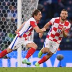 Siêu phẩm trivala giúp Croatia góp mặt 1/16 EURO 2020