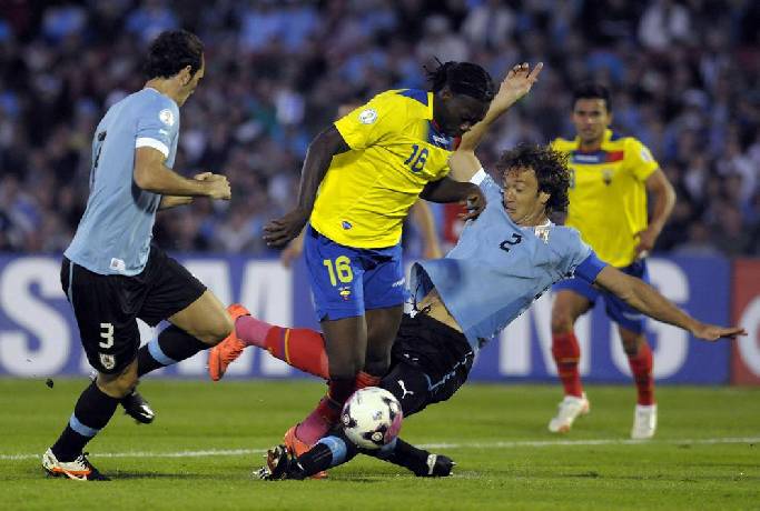 nhan dinh soi keo uruguay vs ecuador 5h30 ngay 10 9 1631114325