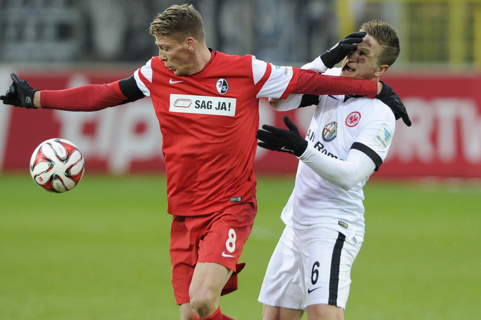 tip bong da tran Eintracht Frankfurt vs Freiburg ngay 27 05 2020 02