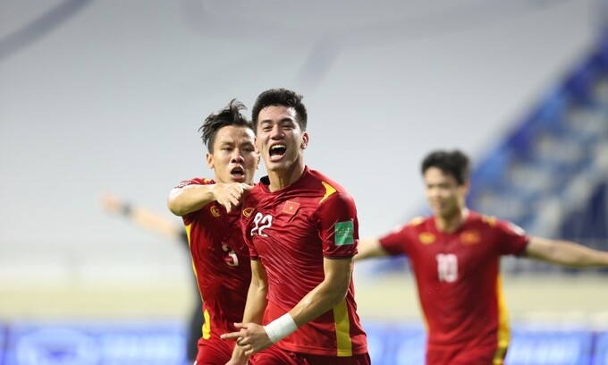 tran viet nam vs malaysia het duyen no ho du malaysia chiu quy phuc rong vang viet nam